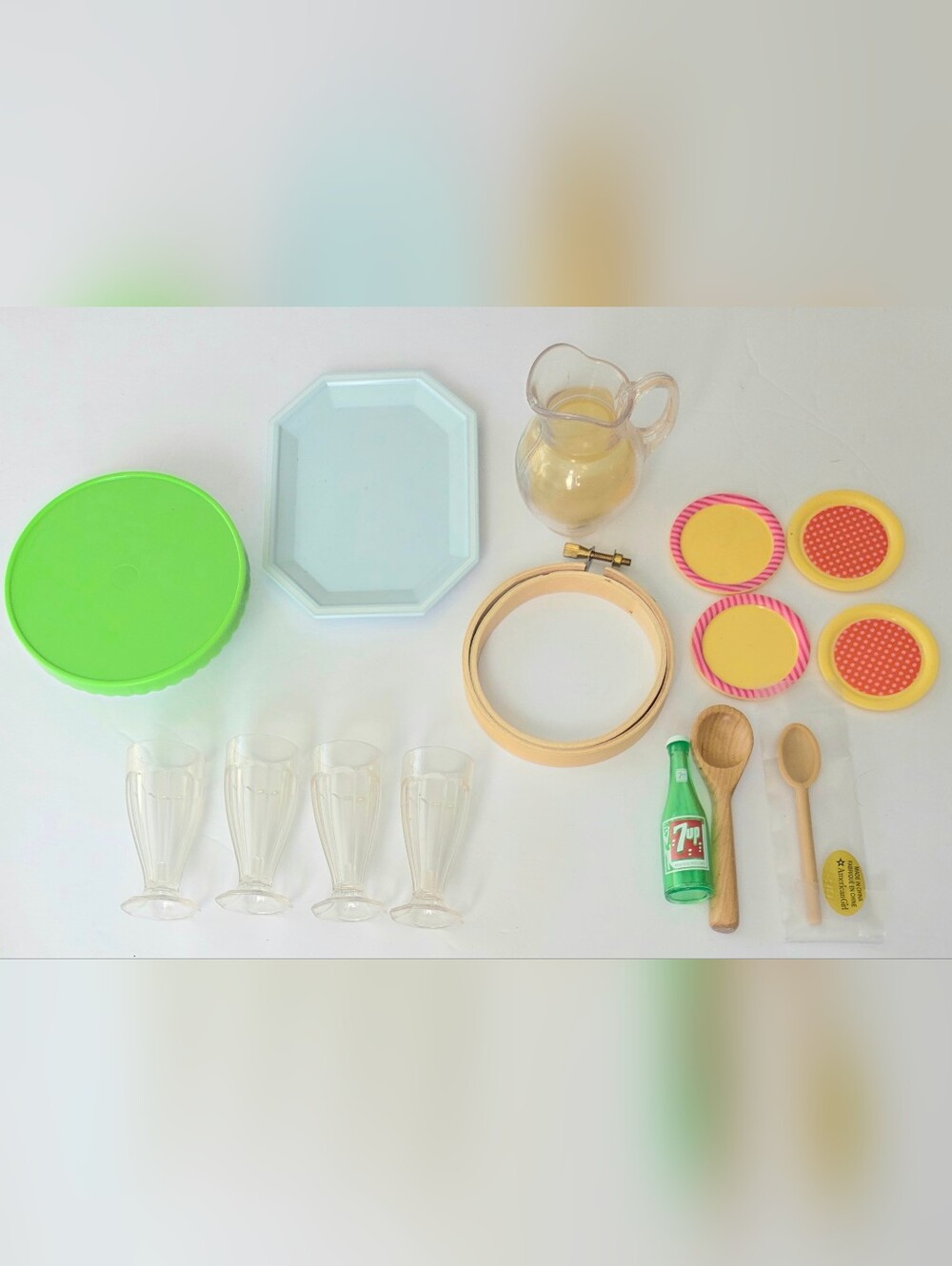 AMERICAN GIRL ACCESSORIES LOT, CAKE PLATE, PLATES, SUNDAE GLASSES, PITCHER, MORE